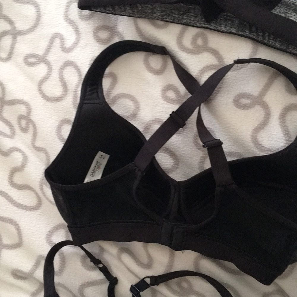 Sports bra! - Picture 3 of 3